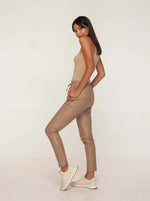 GEMMA JOGGER | SESAME